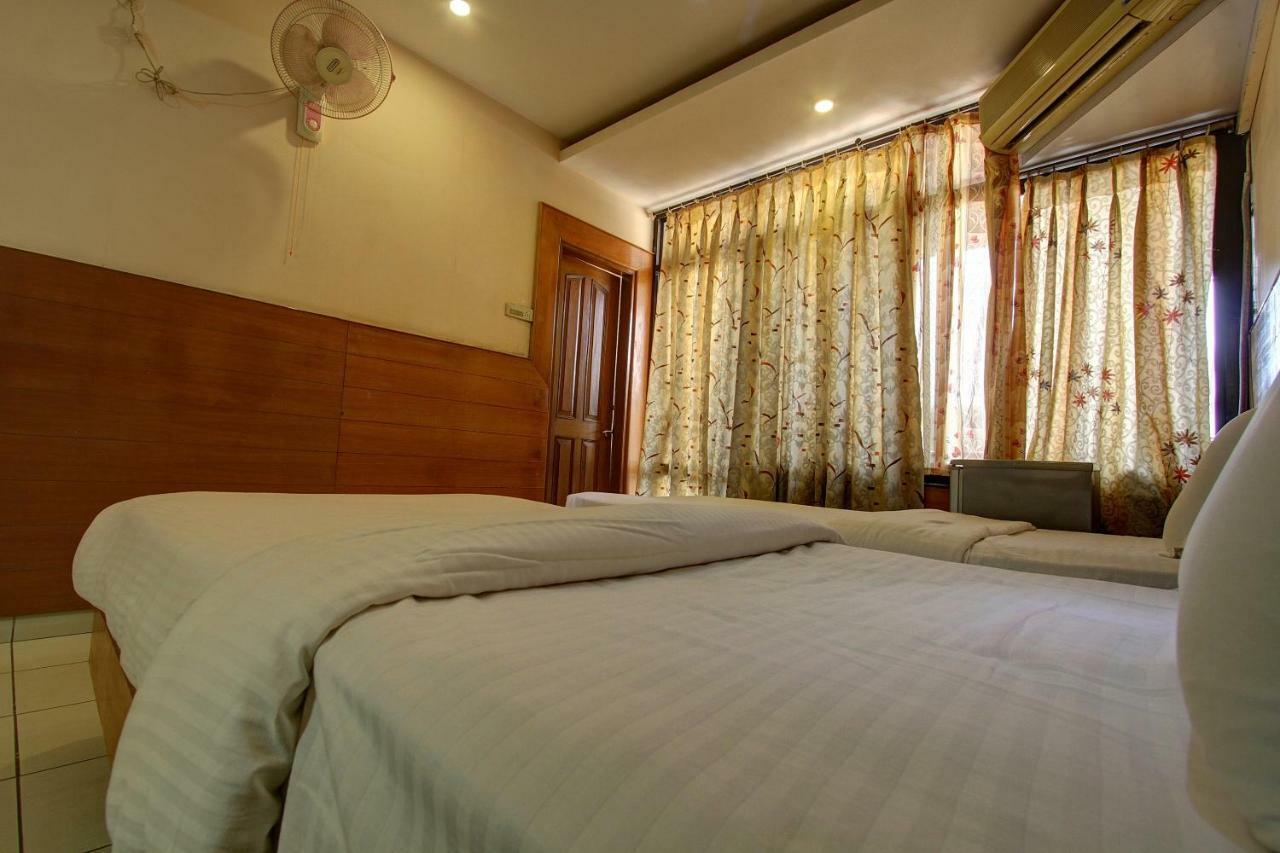 Hotel Rajsangam International Badami Zewnętrze zdjęcie